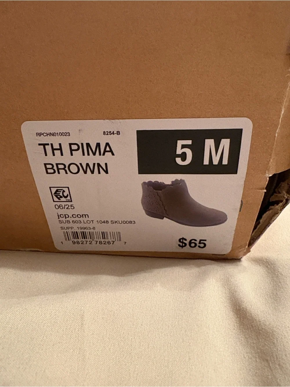 NWT Thereabouts Youth 5 Fits Womens 6.5 Size Conversion Kids Faux Suede Booties